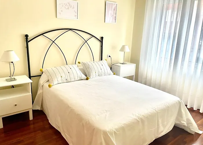 El Urogallo Con Garaje شقة خيخون